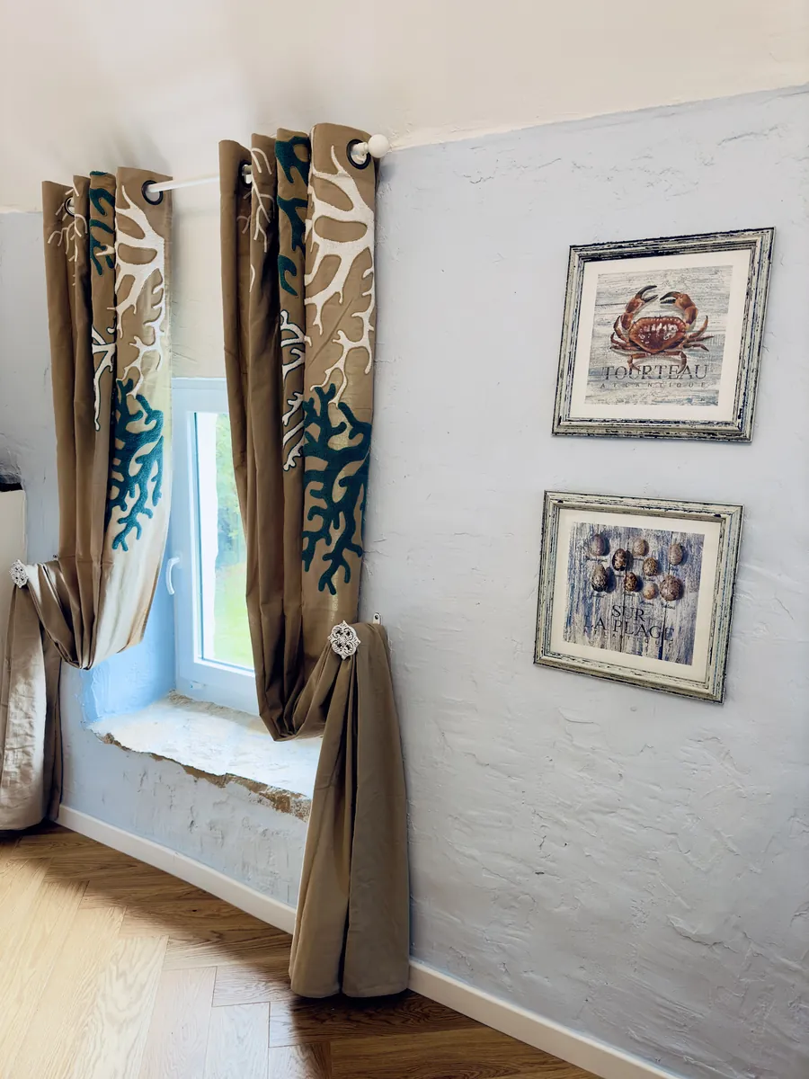 Dekoration zum Thema Meer im Wohnzimmer von La Benoîterie